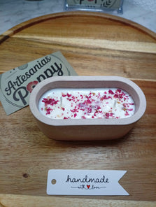 Vela de soja con aroma a rosa en bañera artesanal