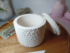 Bote artesanal con relieve S